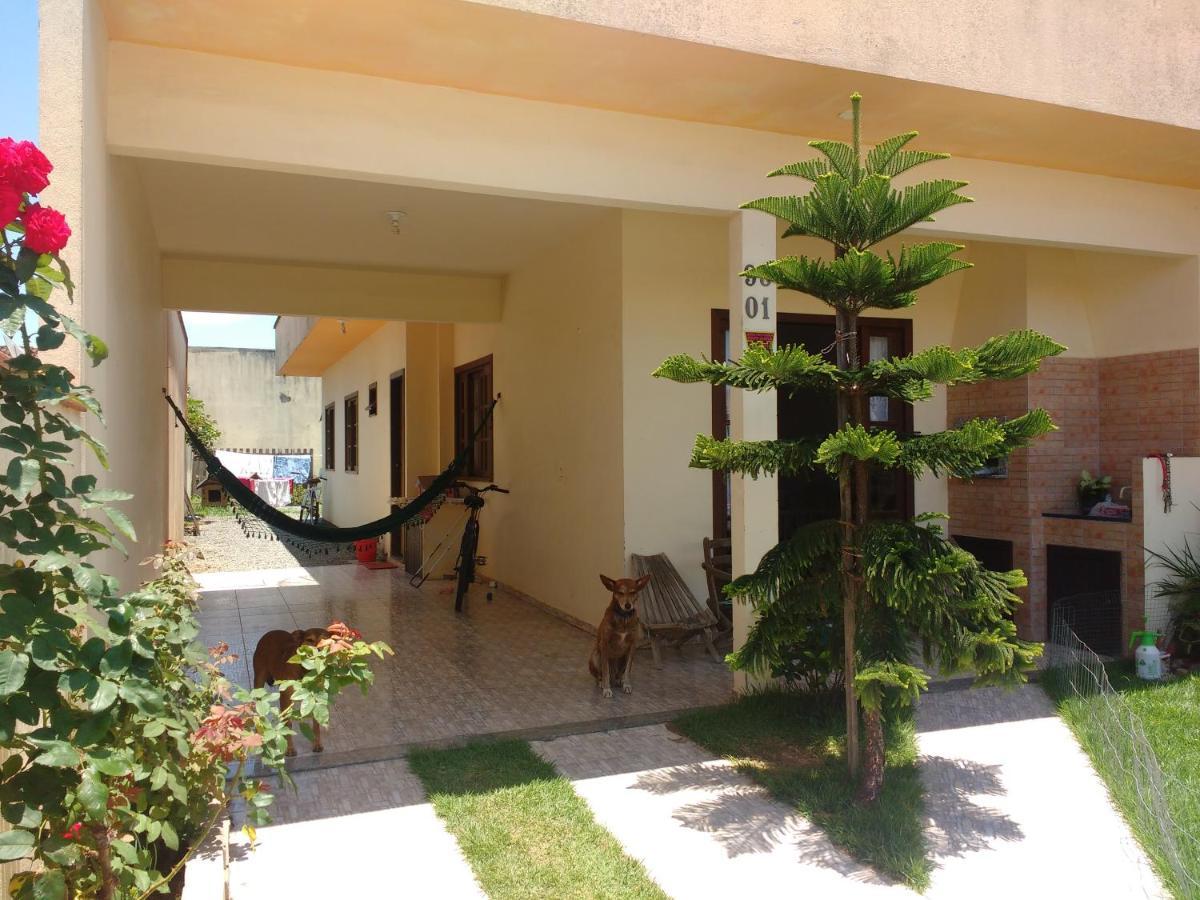 Um Quarto Em Casa Agradavel Pereque Luaran gambar