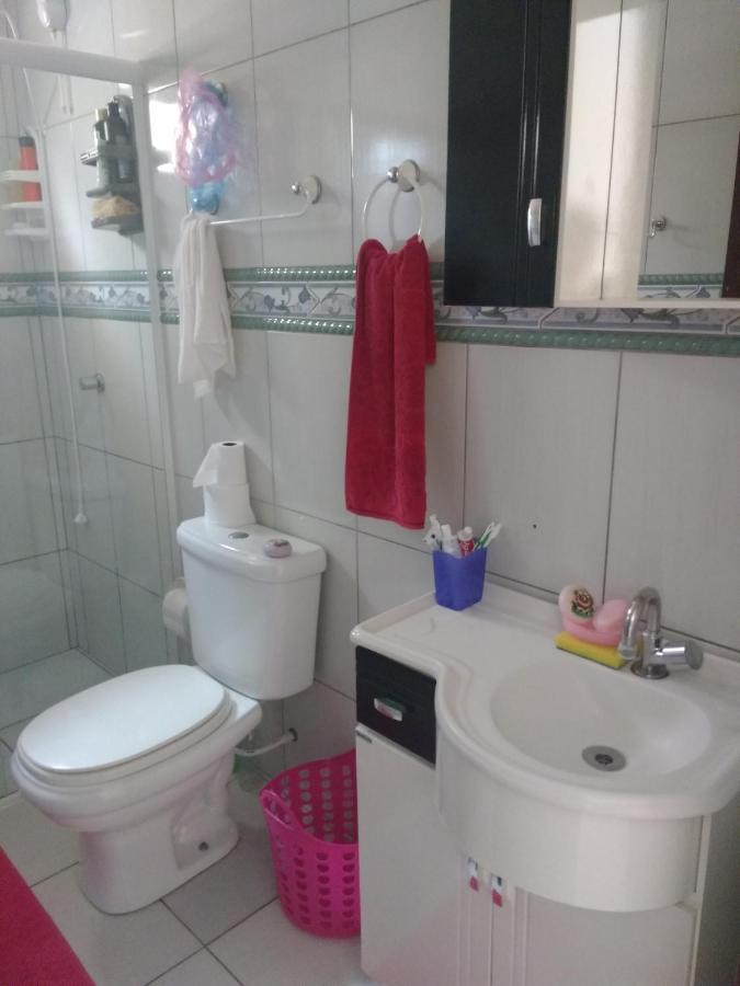 Um Quarto Em Casa Agradavel Pereque Luaran gambar
